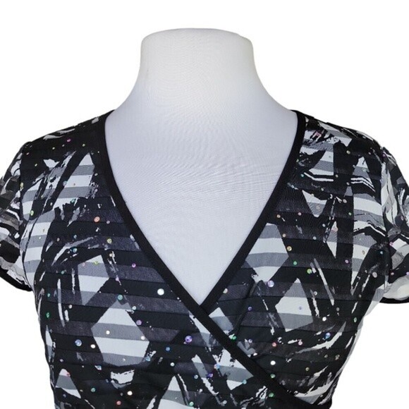 Joseph Ribkoff | Women's Vintage Black and White Cross Over Front Shirt - Size 4 - Picture 4 of 11
